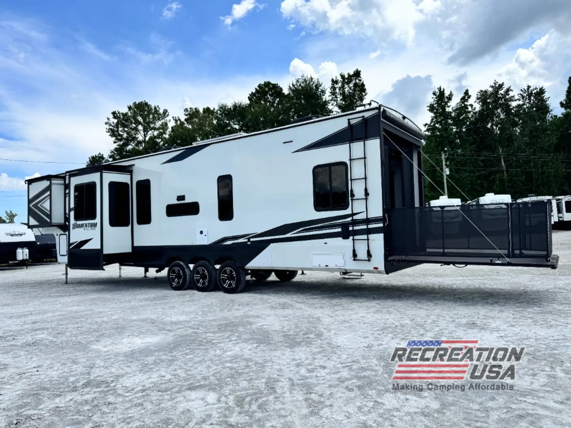 2024 Grand Design Momentum G-Class 415G - Photo 3