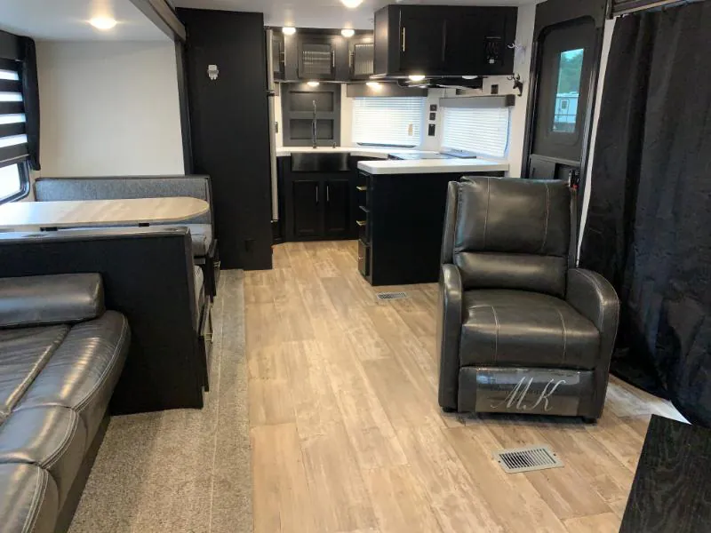 2021 Forest River Cherokee 274VFK, Photos photo 3