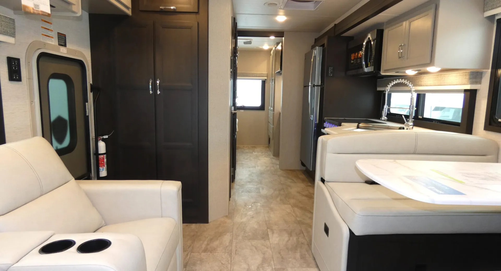2026 Thor Motor Coach Magnitude Grand X32 - Photo 3