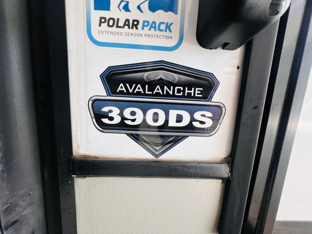 2023 Keystone Avalanche 390DS, Photos photo 8