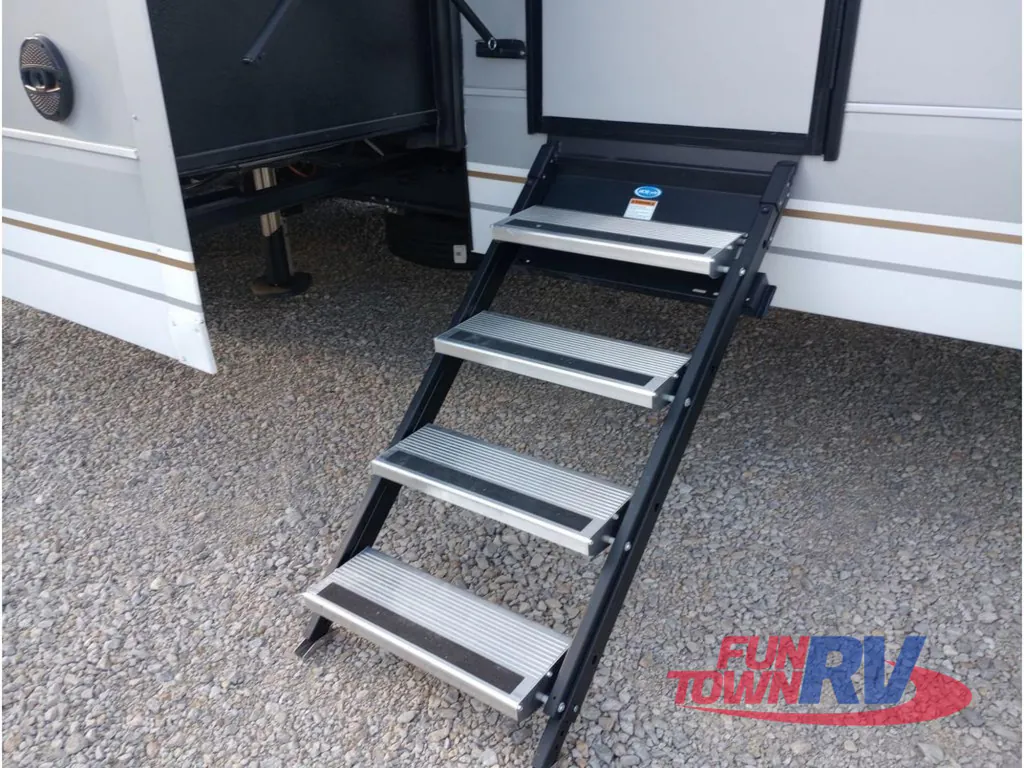 2026 Keystone Raptor 415, Photos photo 18