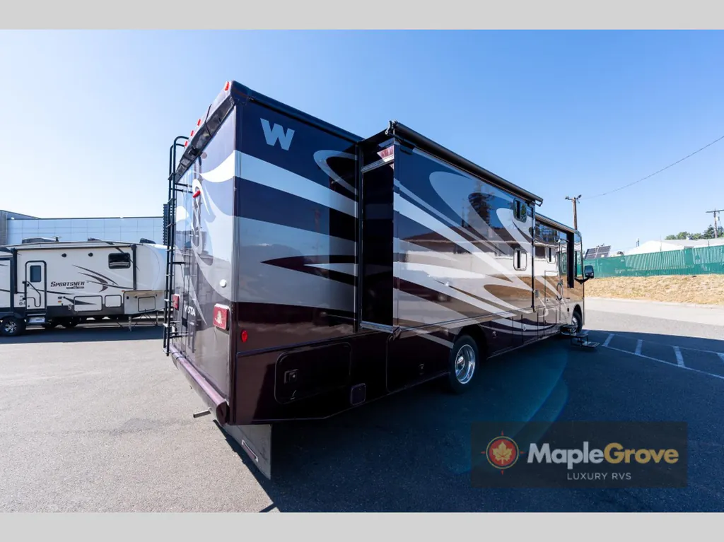 2014 Winnebago Vista 35B, Photos photo 17