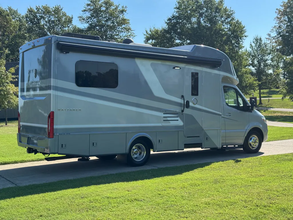 2024 Tiffin Wayfarer 25 RLW, Photos photo 3