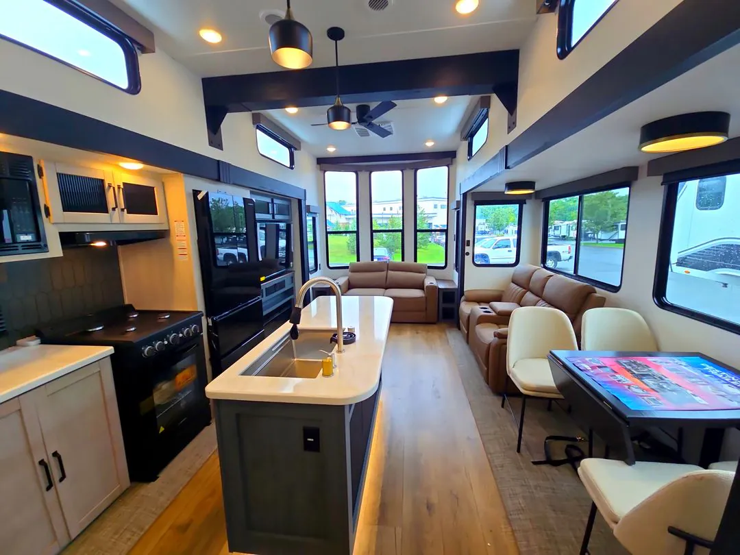 2027 Forest River Puma Vista 402LFT - Photo 3