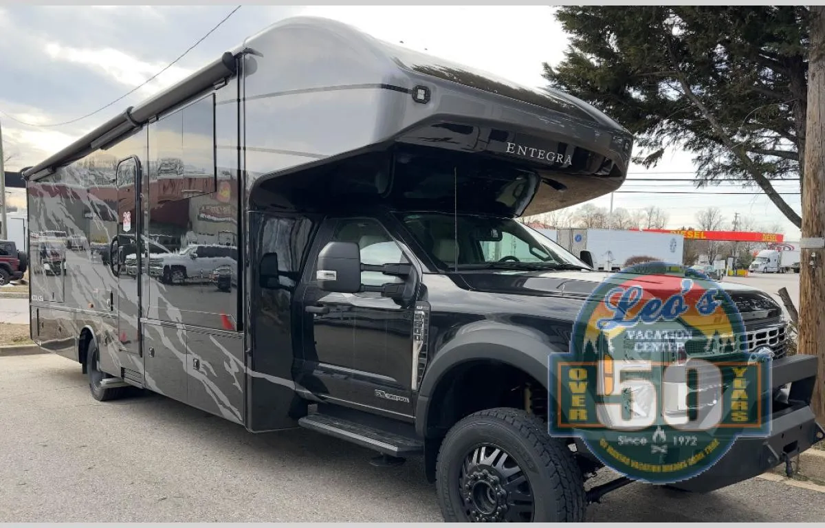 2025 Entegra Coach Accolade XT 35L - Photo 2