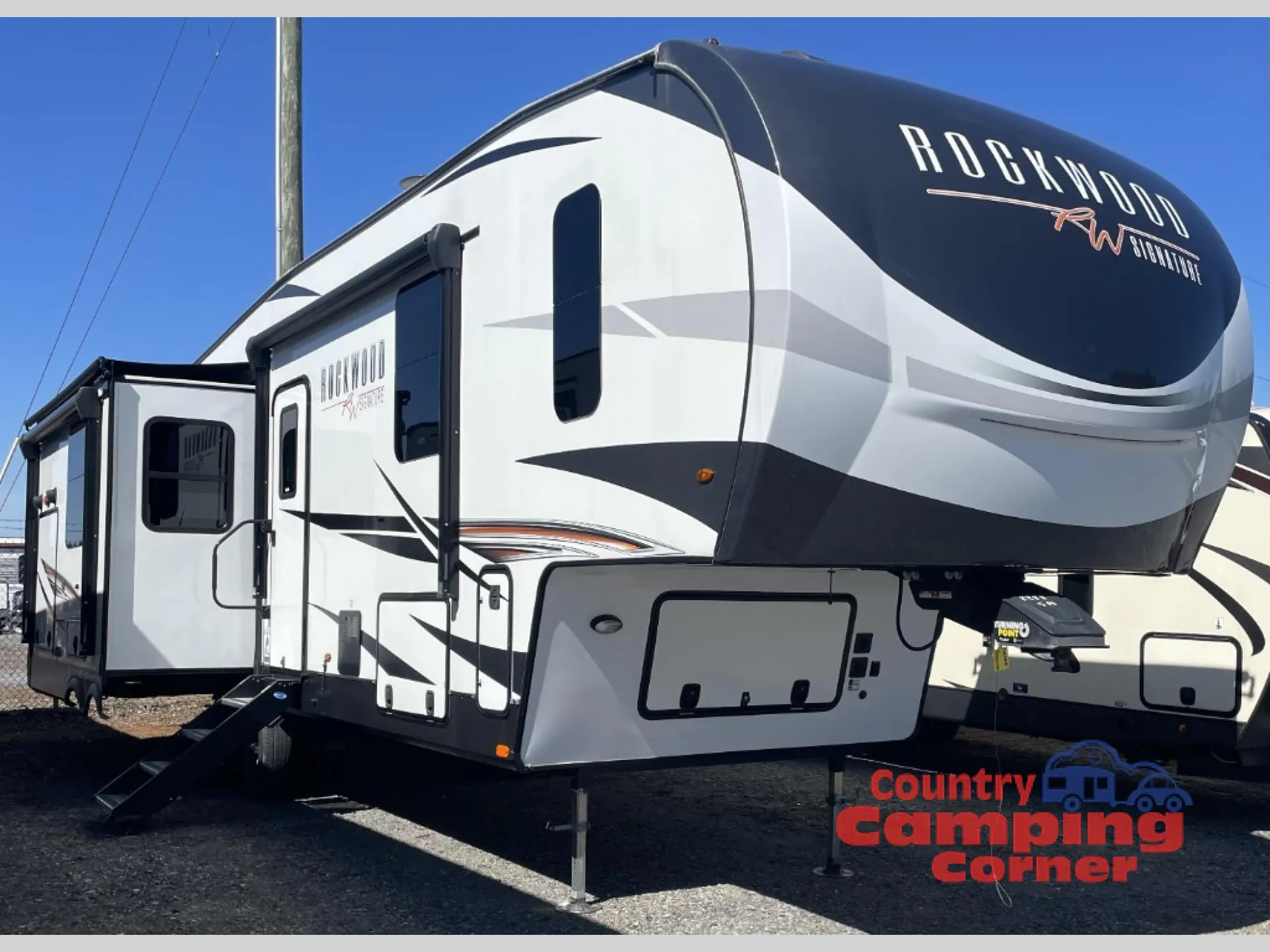 2022 Forest River Rockwood Signature Ultra Lite 8288SB