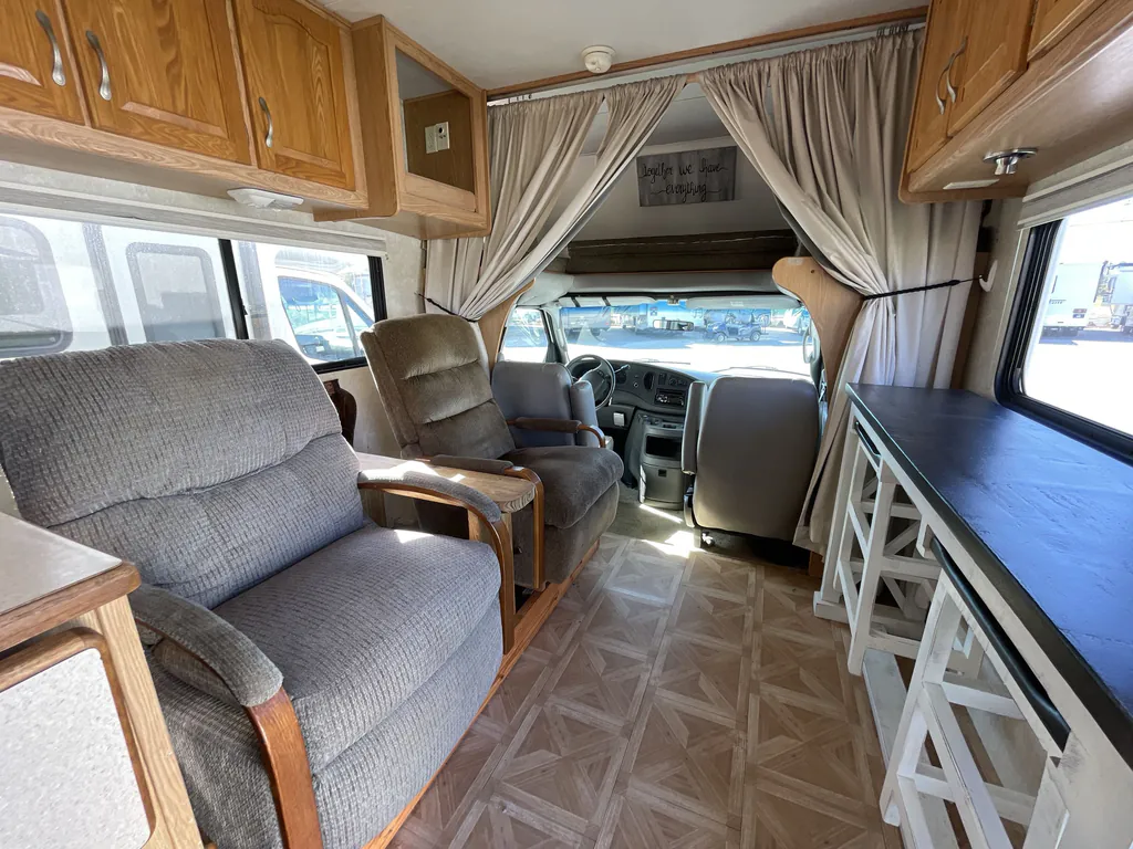 2005 Forest River Sunseeker 2900, Photos photo 5