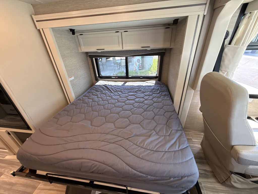 2023 Thor Motor Coach Vegas 24.3, Photos photo 15