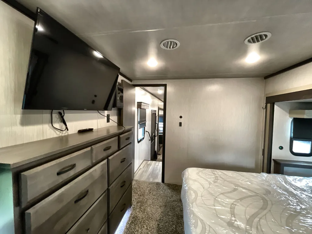 2022 Forest River Cedar Creek Champagne Edition 38EL, Photos photo 20