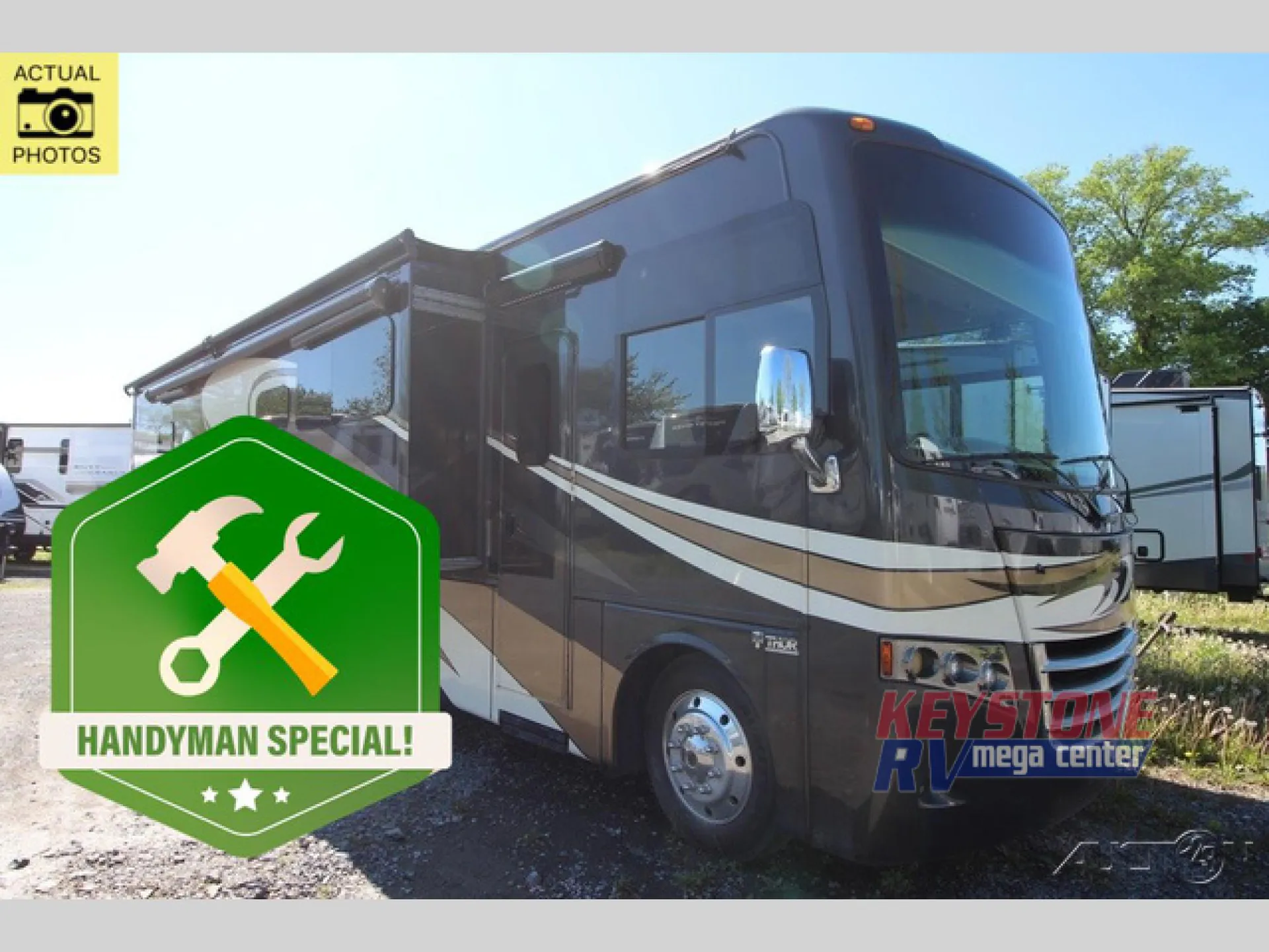 2017 Thor Motor Coach Miramar 35.2 - Photo 2