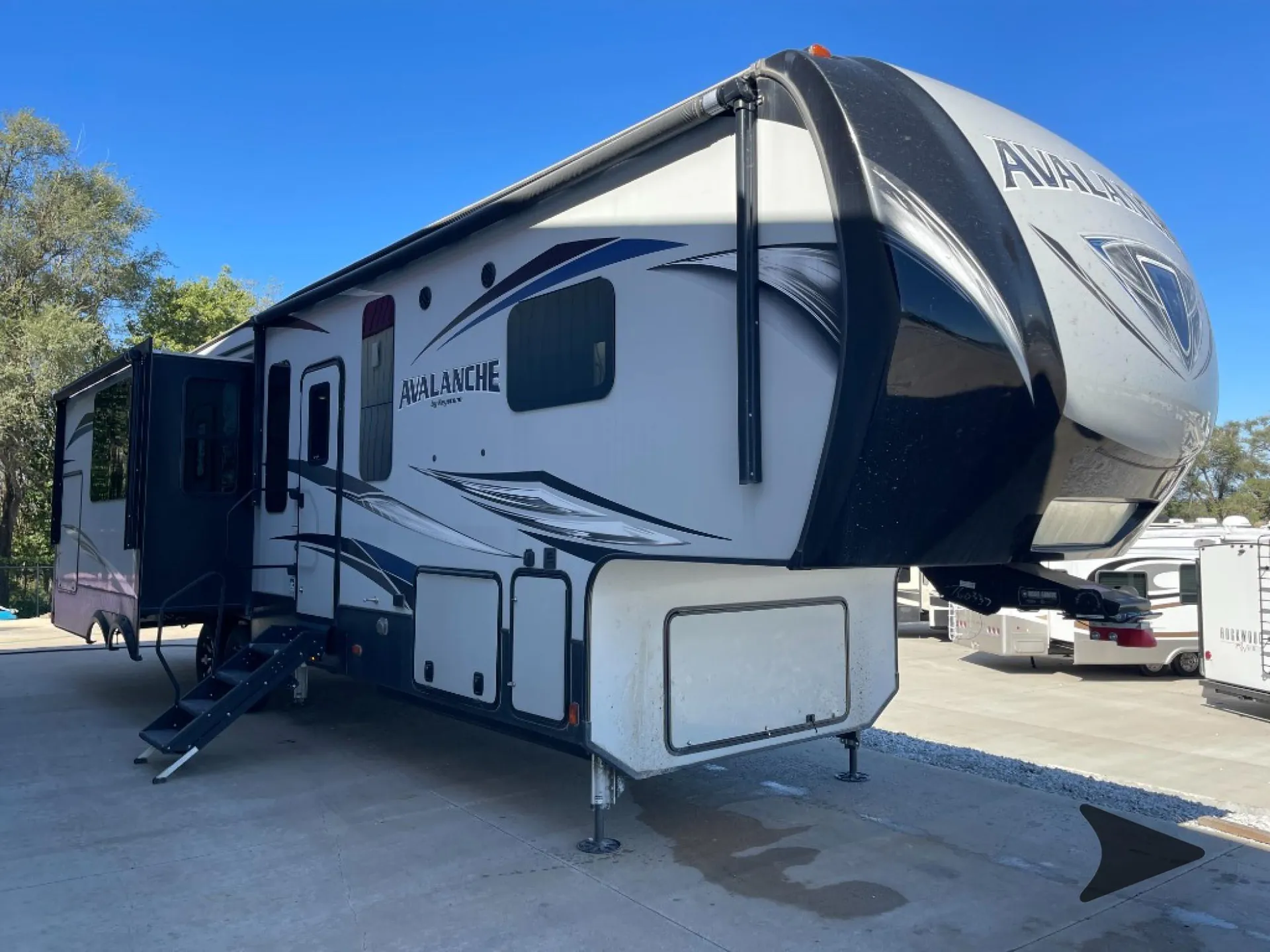 2020 Keystone Avalanche 339GK - Photo 3