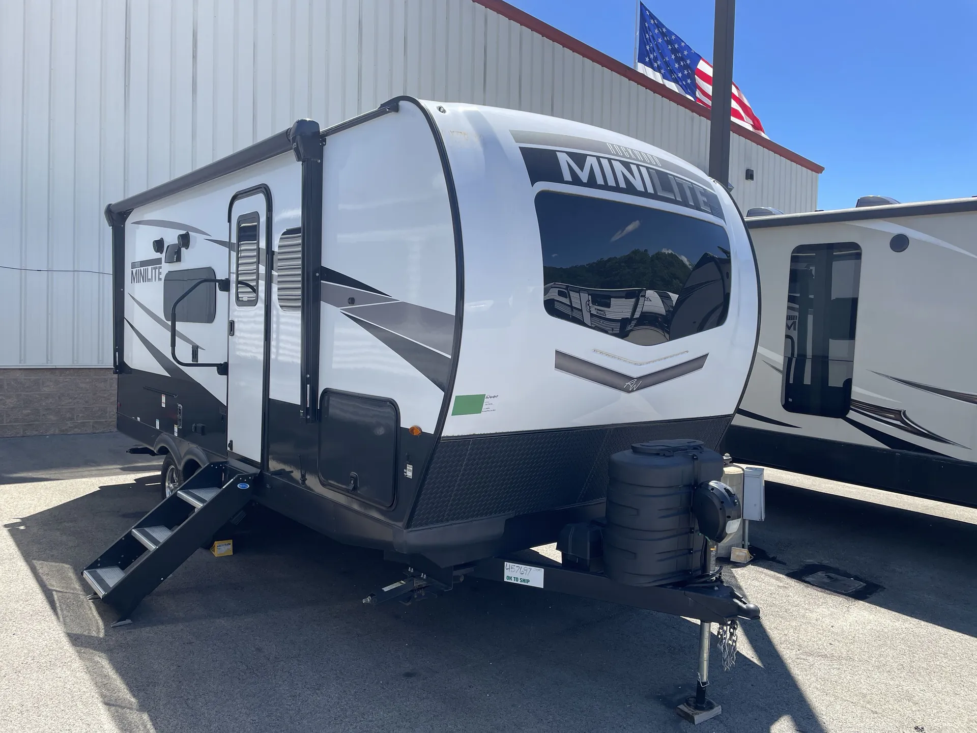 2024 Forest River Rockwood Mini Lite 2104S - Photo 2