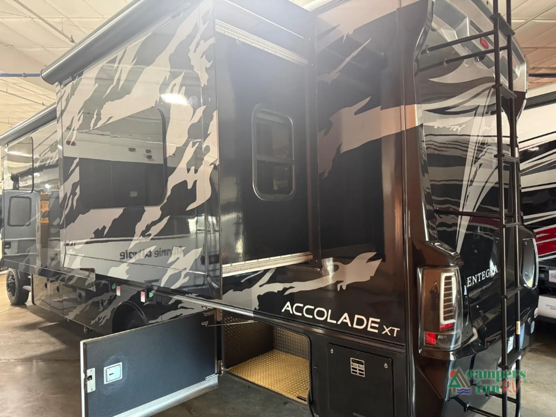 2023 Entegra Coach Accolade XT 32U - Photo 4