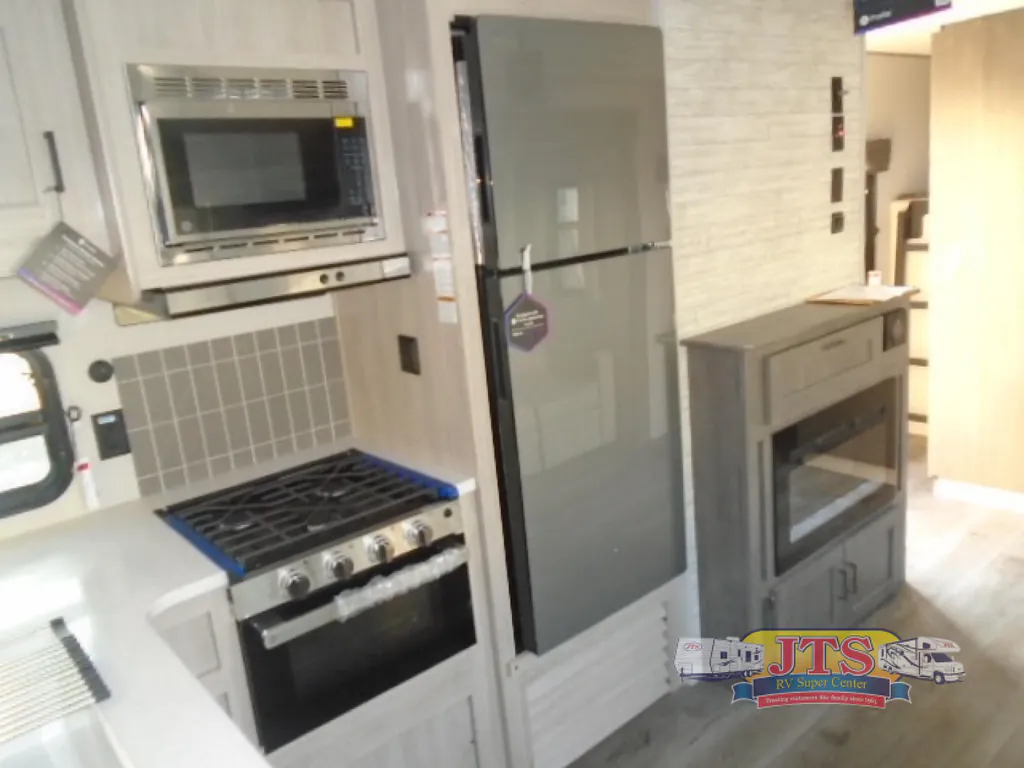 2026 Coachmen Catalina Legacy Edition 333DORM, Photos photo 10