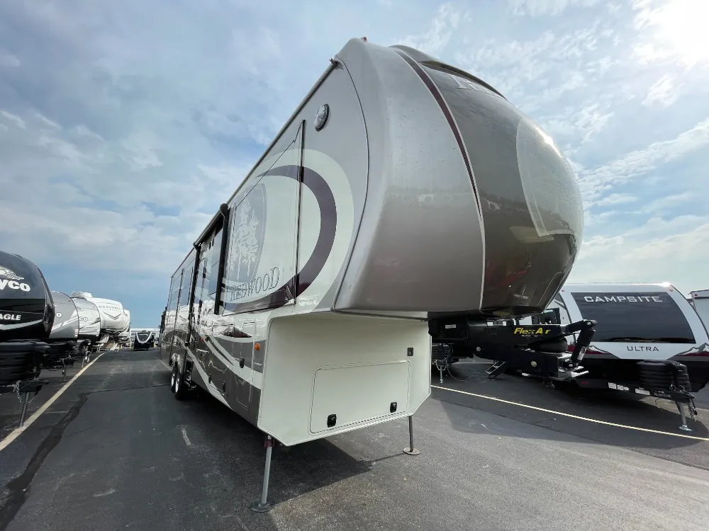 2016 CrossRoads Redwood 38RD - Photo 2