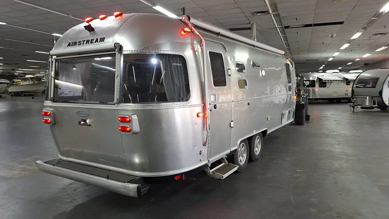 2018 Airstream Flying Cloud 25FB - Photo 3