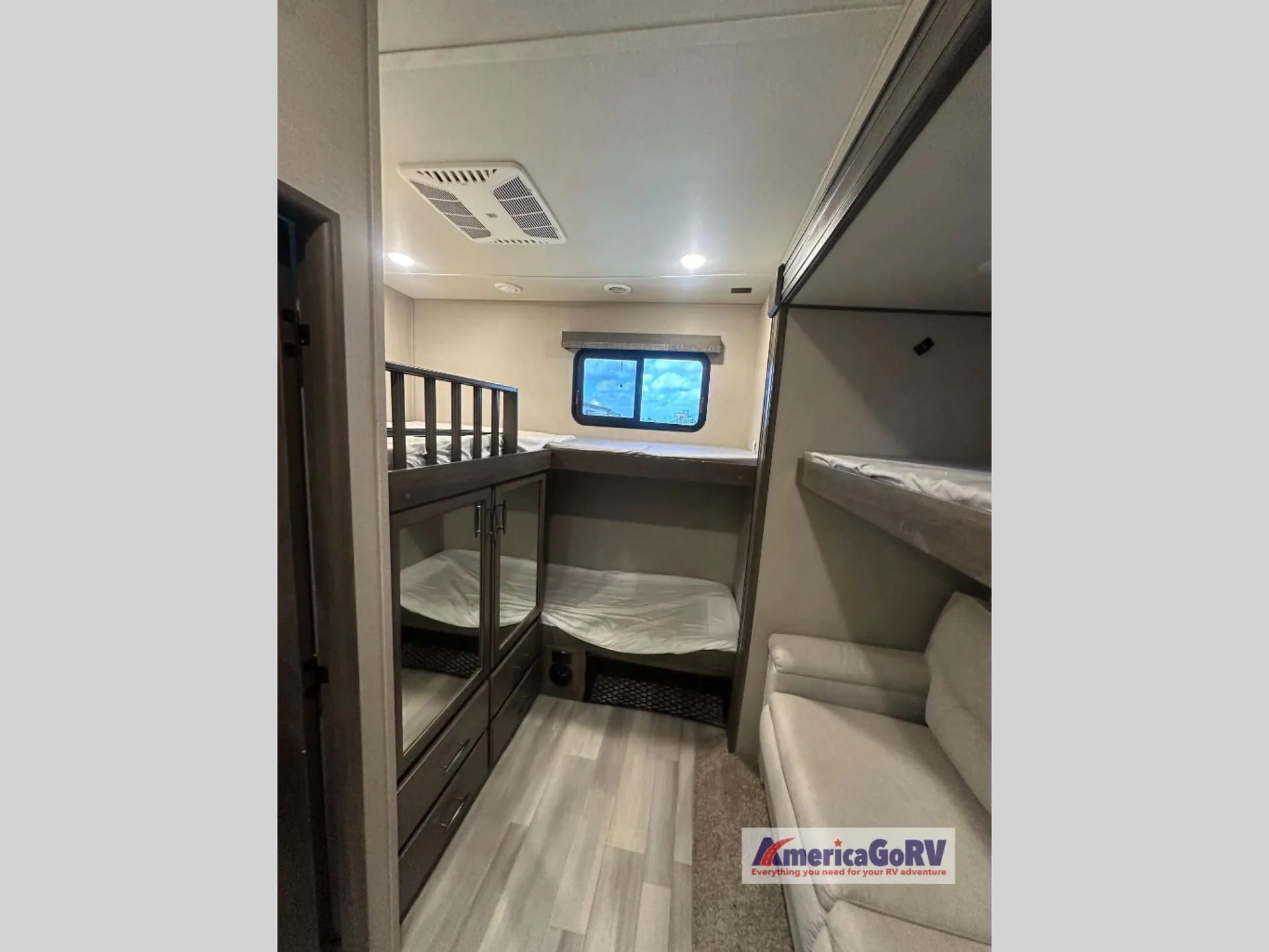 2023 Grand Design Solitude S-Class 3740BH - Photo 3