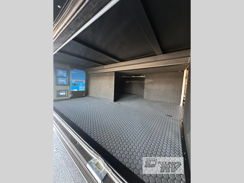 2026 Brinkley Model G 3950, Photos photo 9