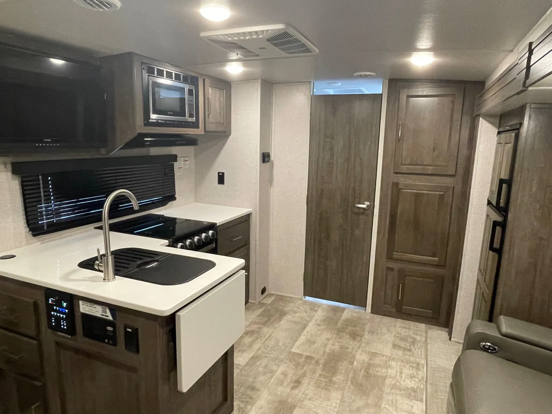 2023 Forest River Flagstaff Micro Lite 25BSDS - Photo 3