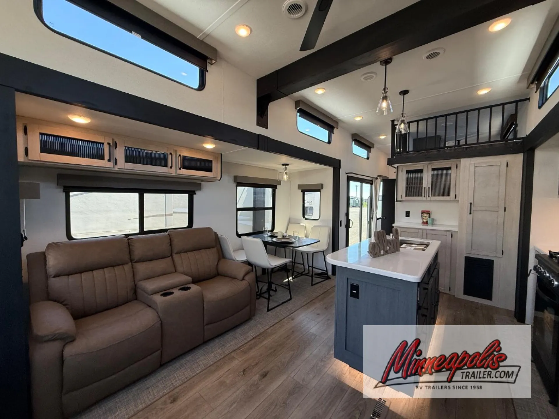 2027 Forest River Puma Vista 402LFT - Photo 4