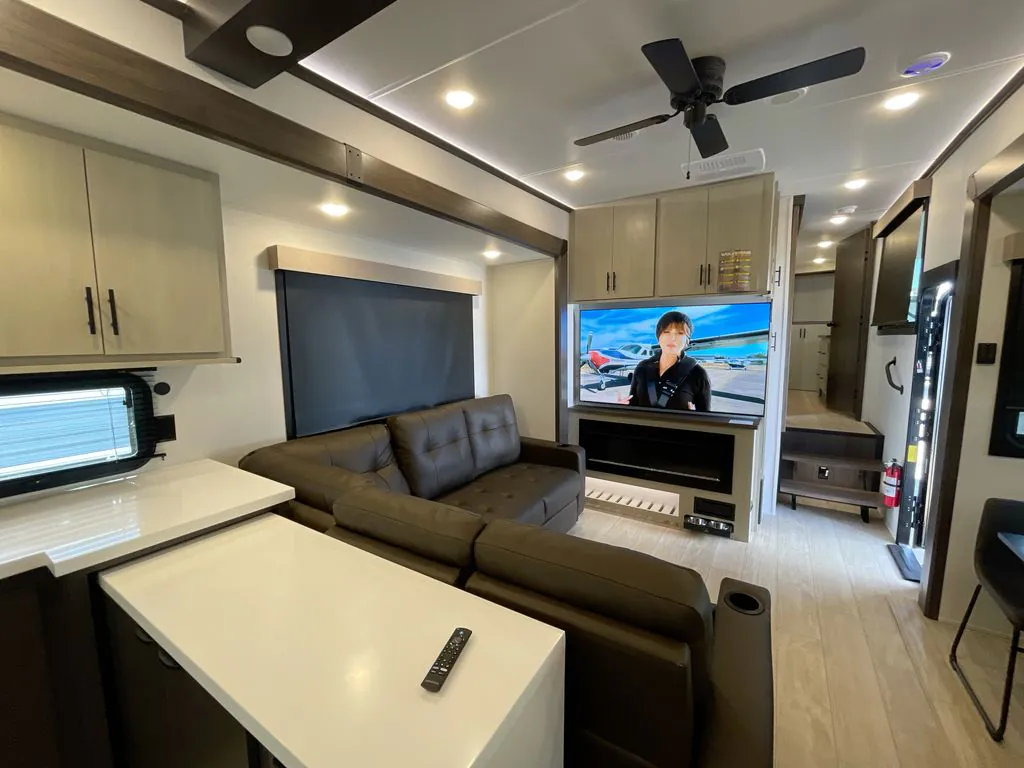 2027 Forest River Wolverine 32JF — Photo 7