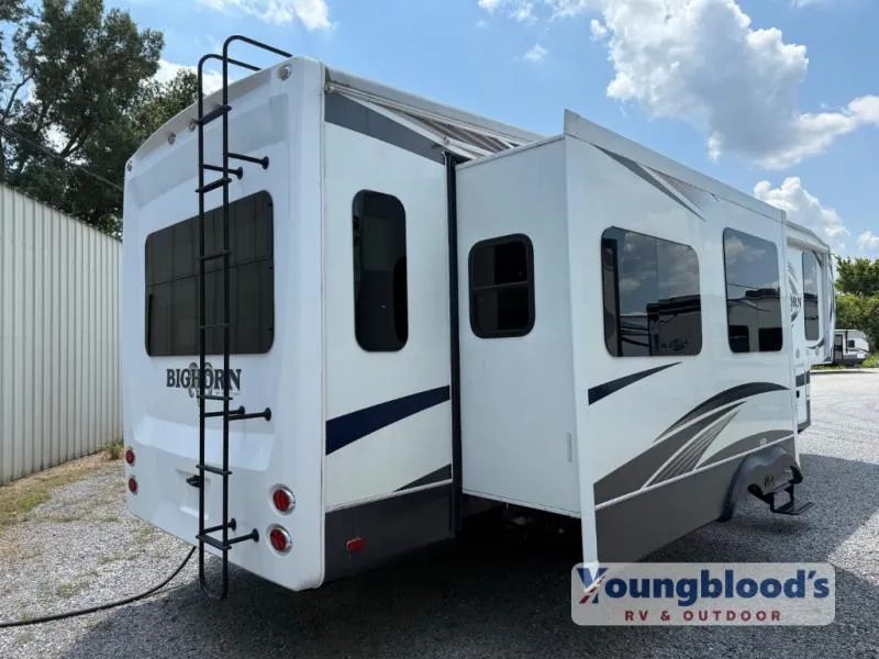 2016 Heartland Bighorn 3270RS - Photo 3