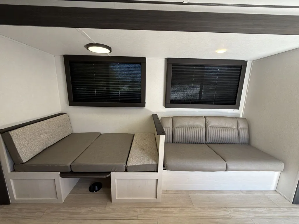 2027 Shasta I-5 527BHS, Photos photo 15