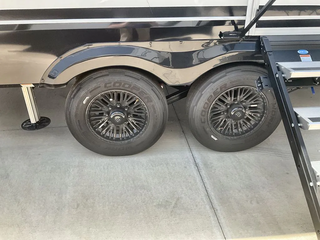 2025 Brinkley Model Z 2680 - Photo 3