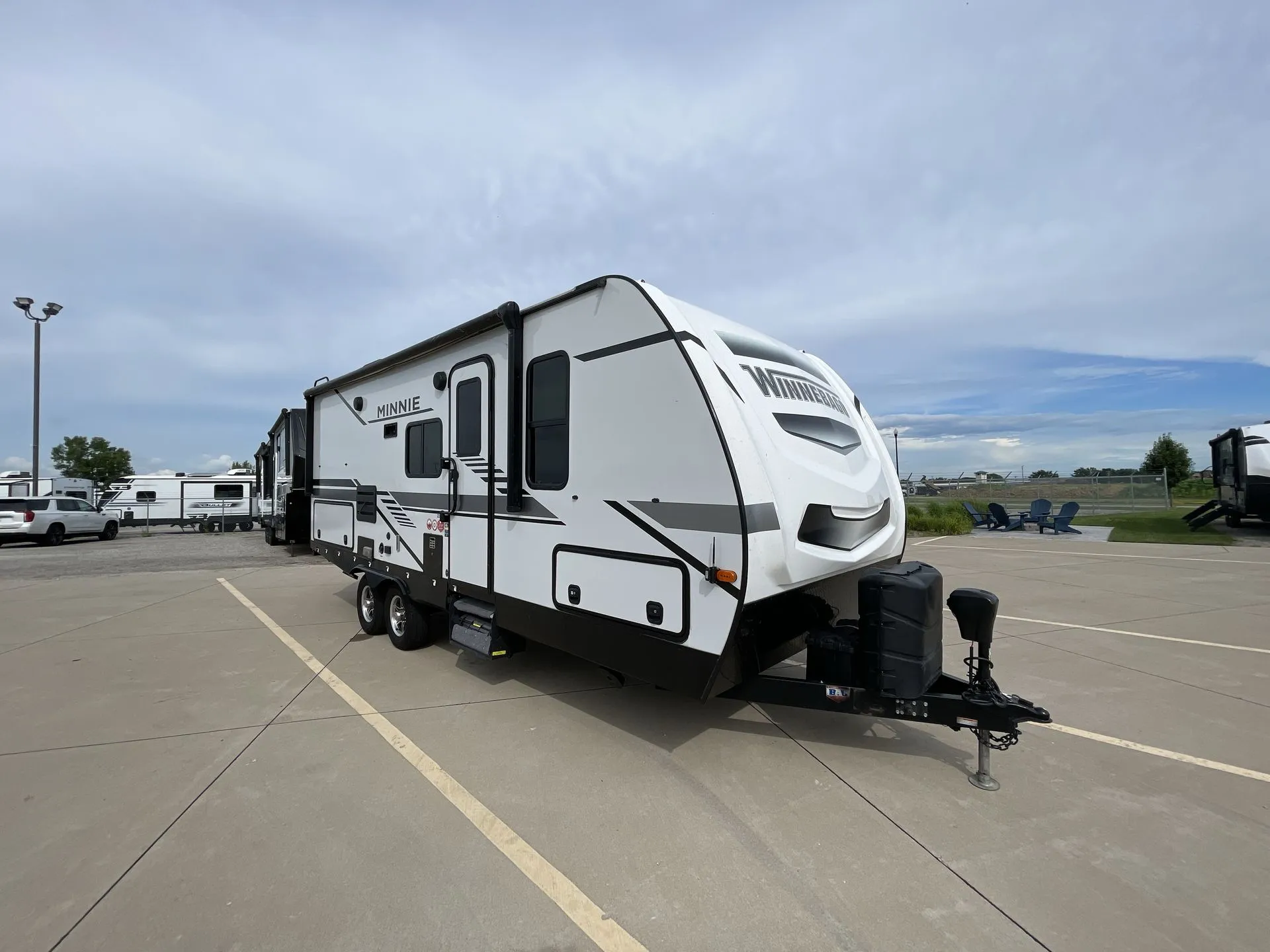 2022 Winnebago Minnie 2201MB - Photo 2