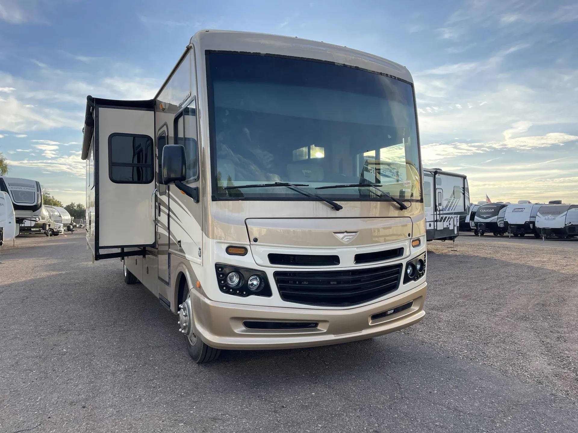 2017 fleetwood Bounder 35P - Photo 2