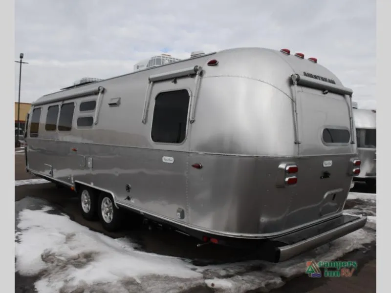 2026 Airstream Flying Cloud 30FBQ - Photo 4