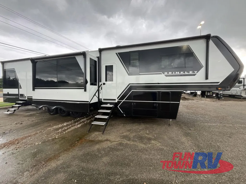 2026 Brinkley Model G 4100, Photos photo 3