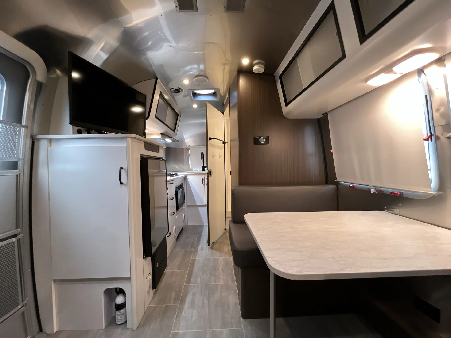 2020 airstream Caravel 20FB - Photo 3