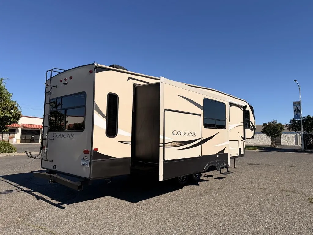 2018 Keystone Cougar 338RLK - Photo 4