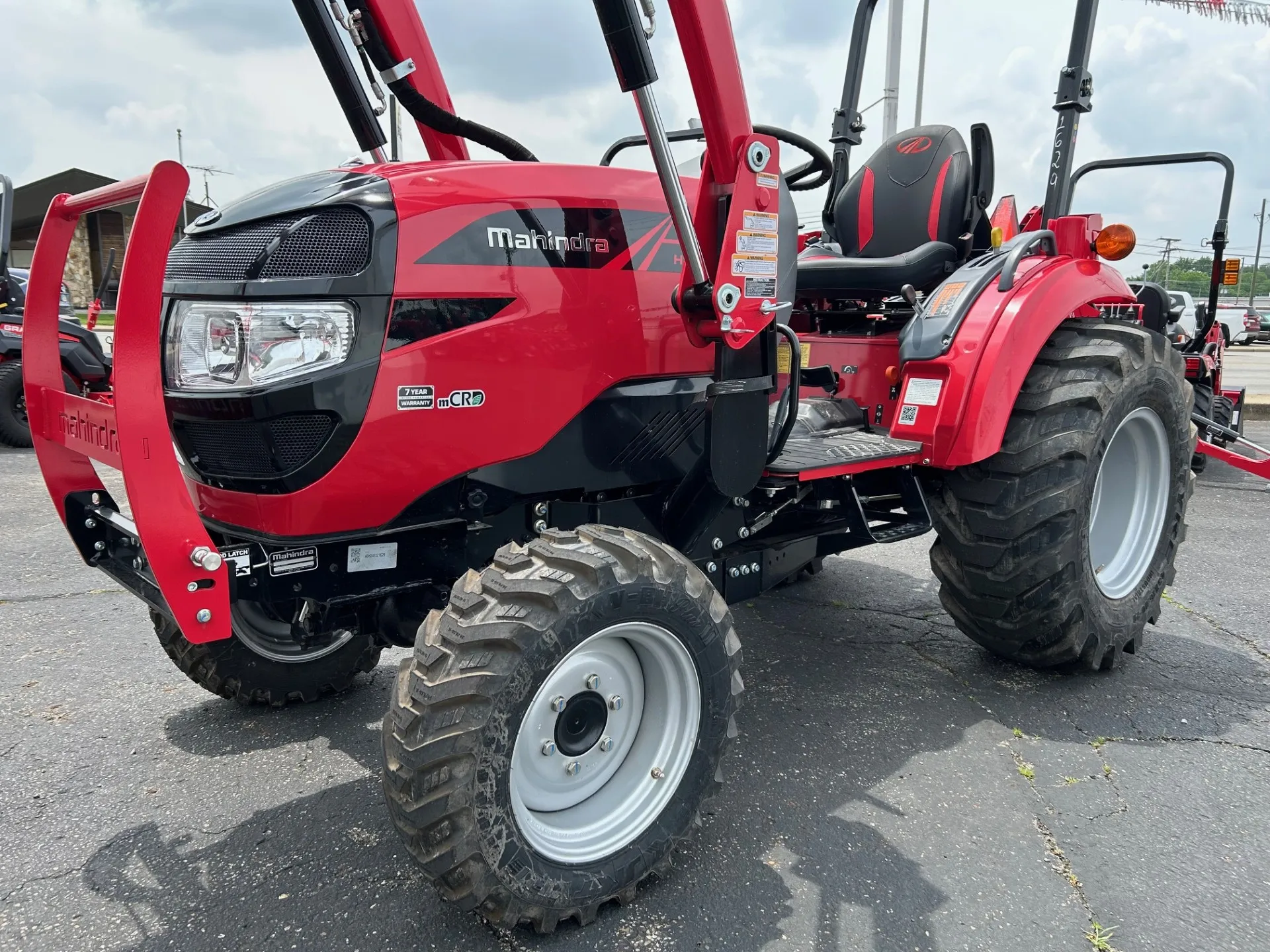 2025 Mahindra 1640 1640 HST - Main photo