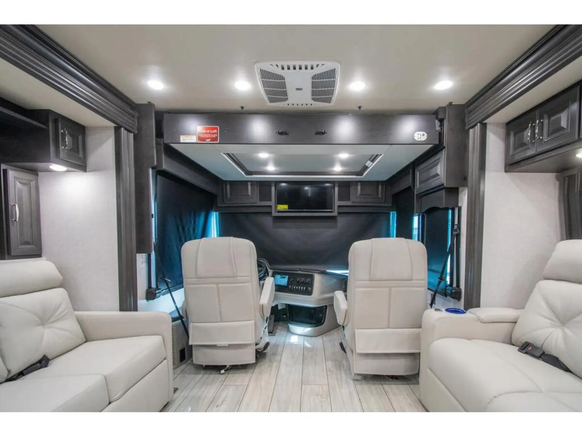 2026 Holiday Rambler Endeavor 38W - Photo 4