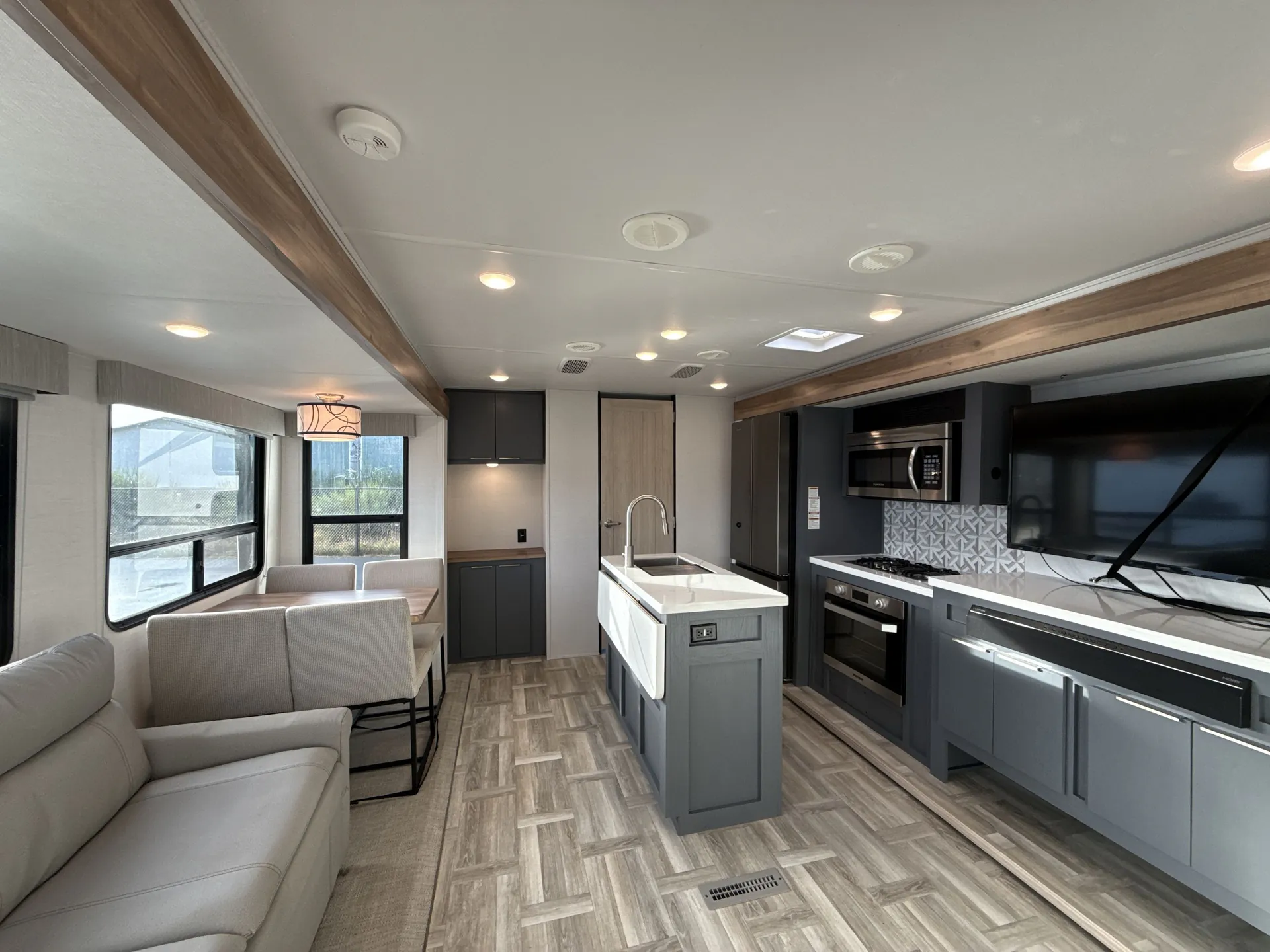 2024 Prime Time LaCrosse 3501BH — living area main
