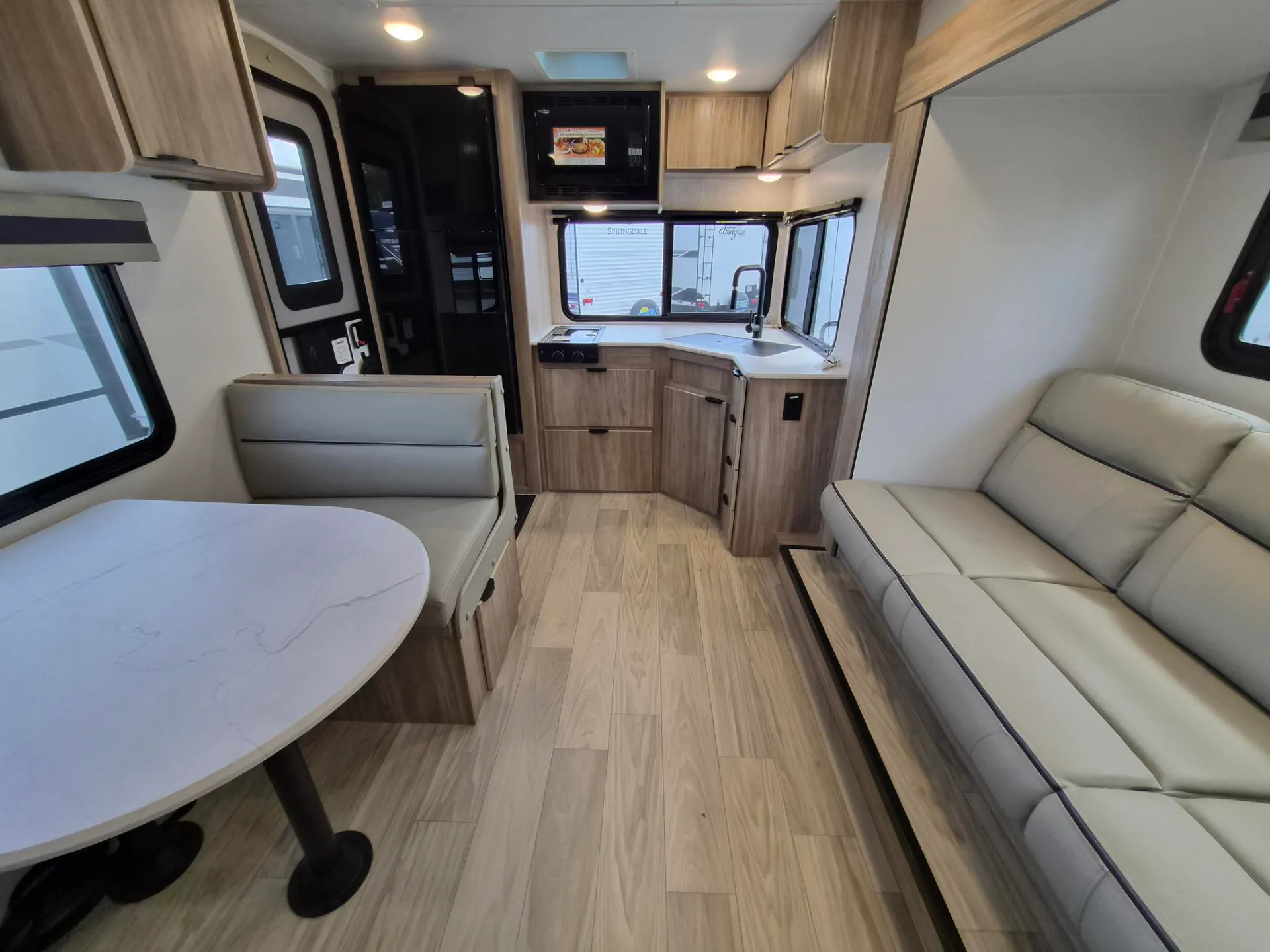 2025 Winnebago M-Series 2326RK - Photo 3