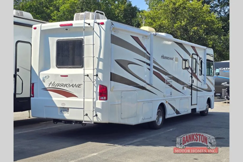 2011 Thor Motor Coach Hurricane 32A - Photo 4