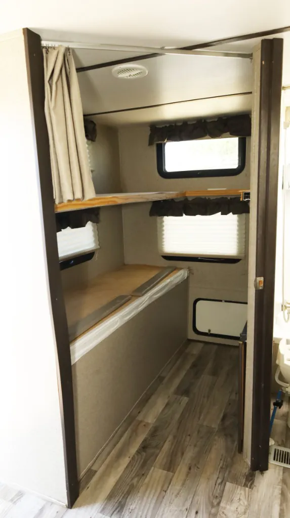 2018 Keystone Outback Ultra-Lite 314UBH - Photo 4
