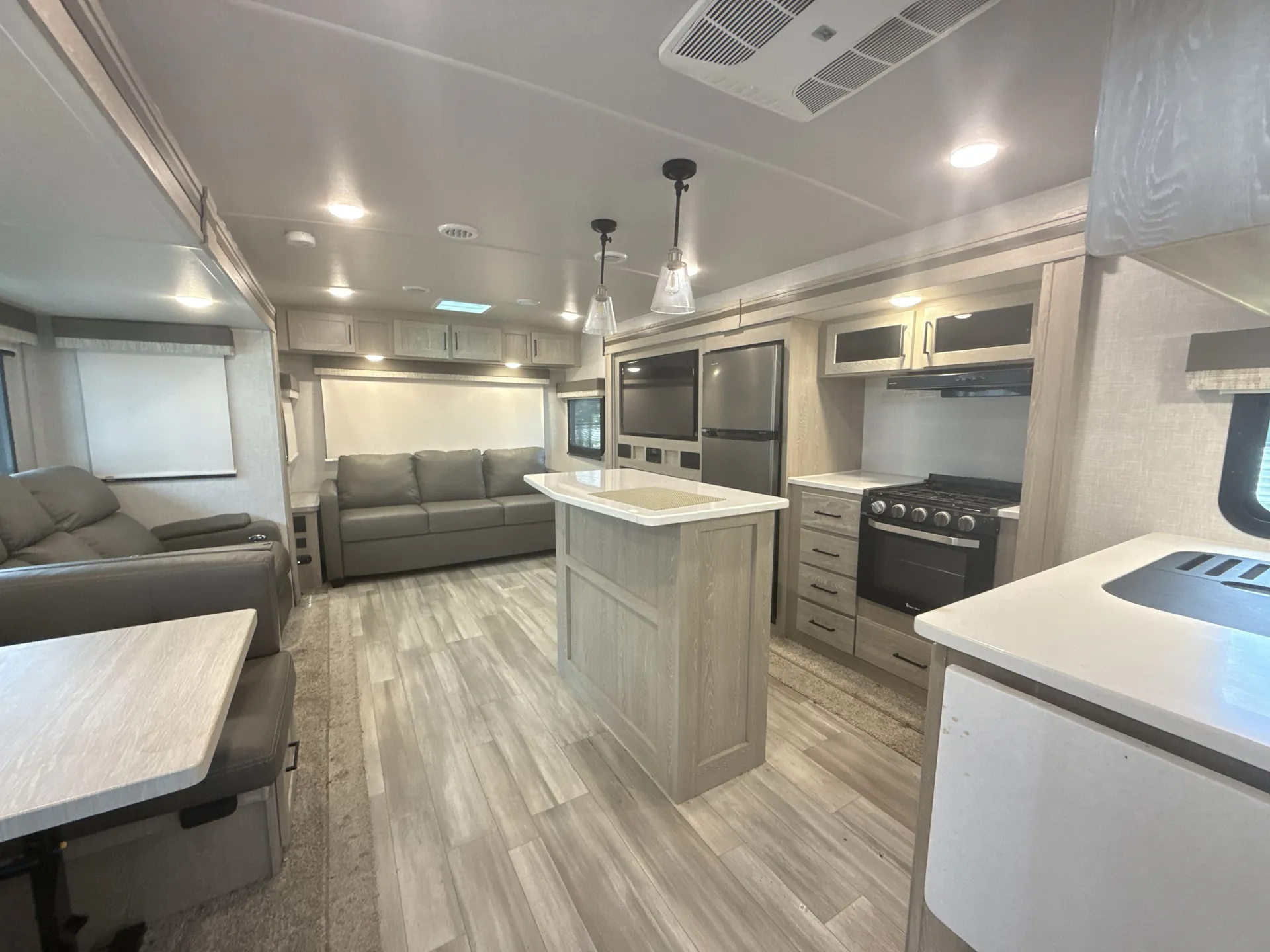 2022 Forest River Flagstaff Super Lite 29RLBS — living area main