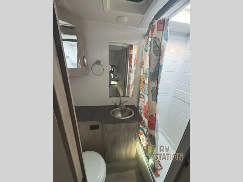 2022 Winnebago Micro Minnie 2225RL - Photo 4