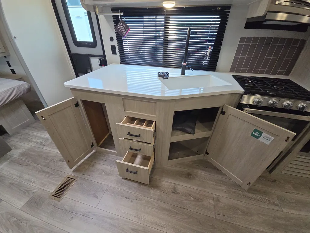 2026 Coachmen Catalina Legacy Edition 243RBS, Photos photo 17