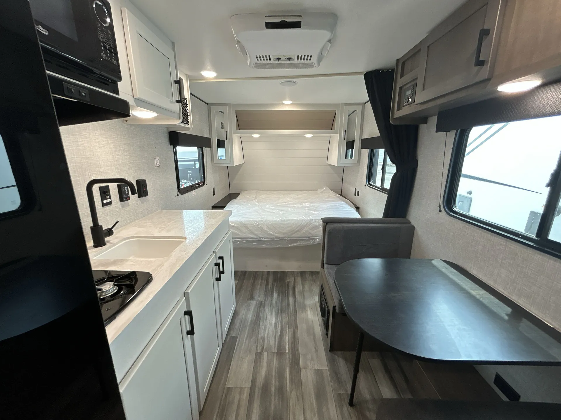 2024 Jayco Jay Flight SLX 195RBW — living area main