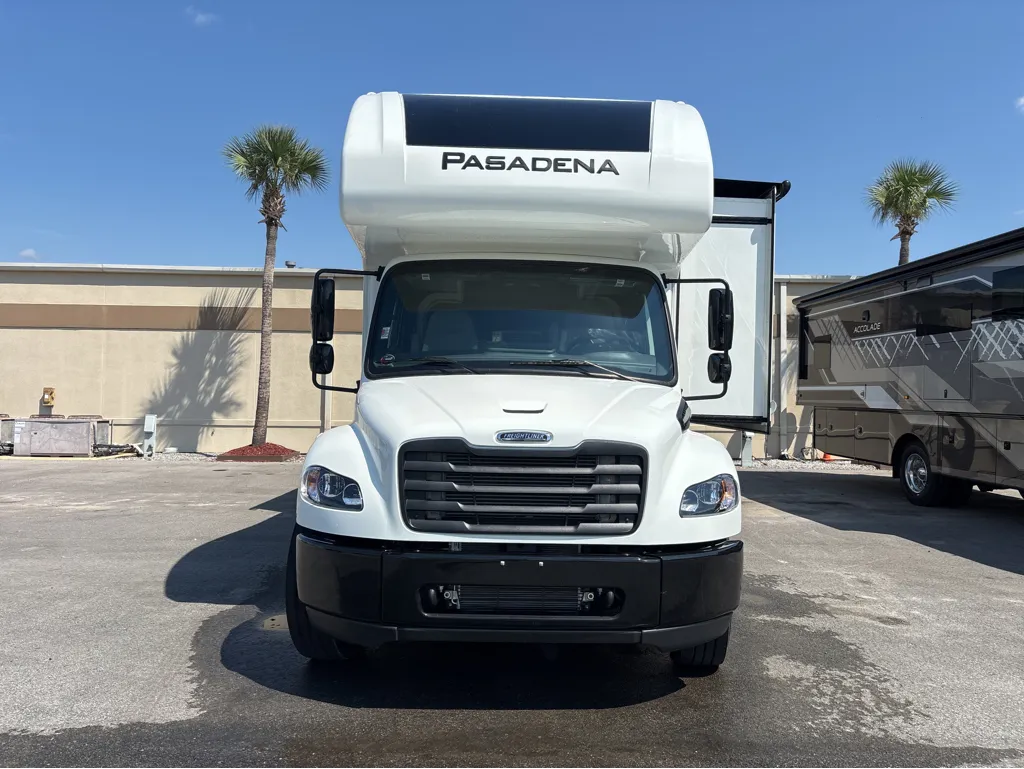 2026 Thor Motor Coach Pasadena 38FX - Photo 3