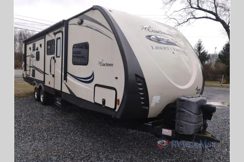2016 Coachmen Freedom Express Liberty Edition 322 RLDS - Photo 2