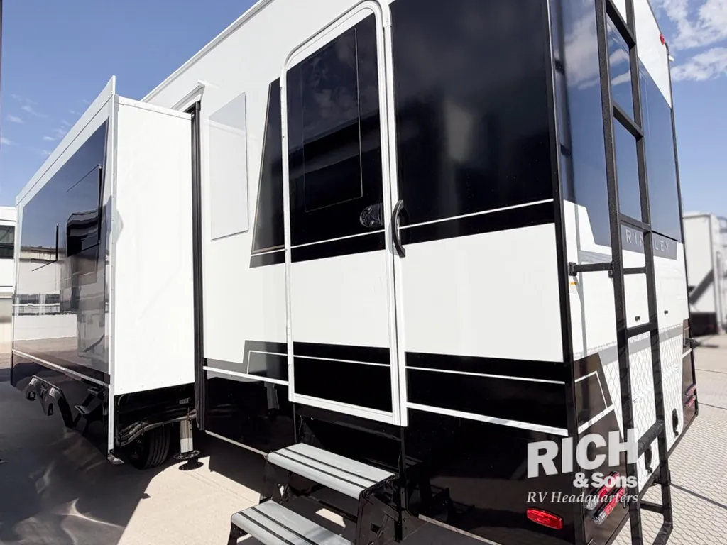 2026 Brinkley Model Z 3515, Photos photo 4