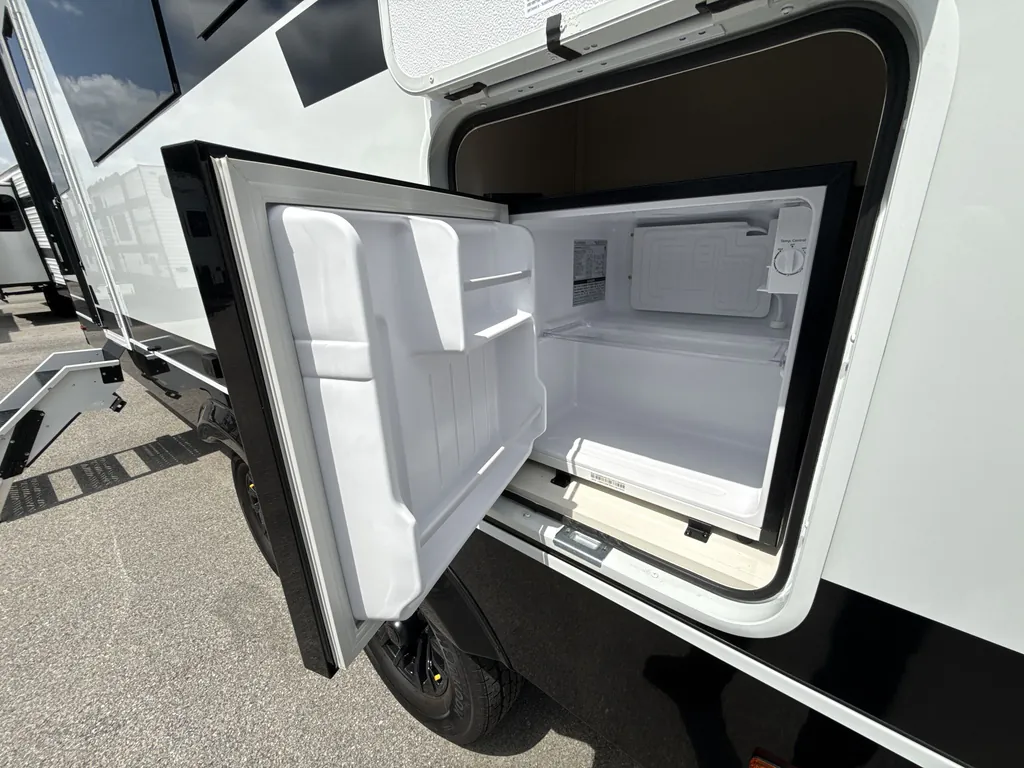 2026 Brinkley Model I 294, Photos photo 5