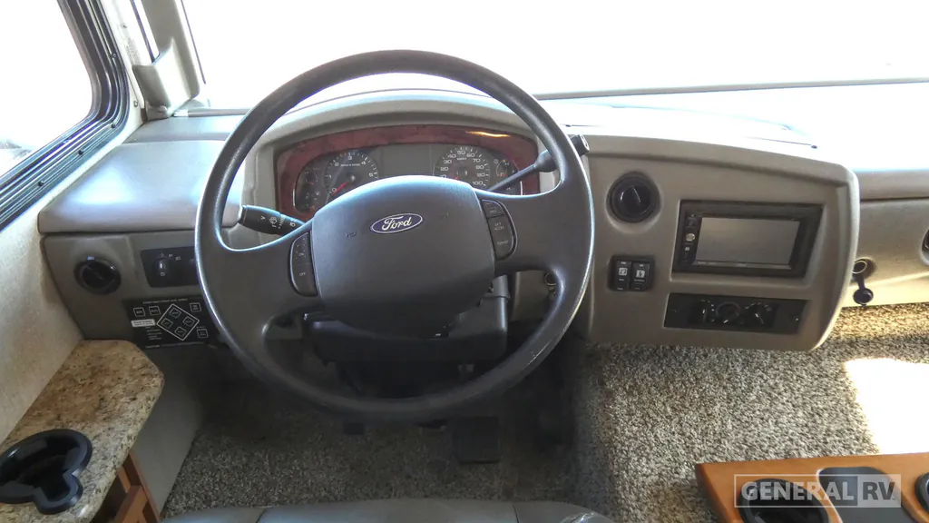 2016 Fleetwood Flair 26D, Photos photo 9