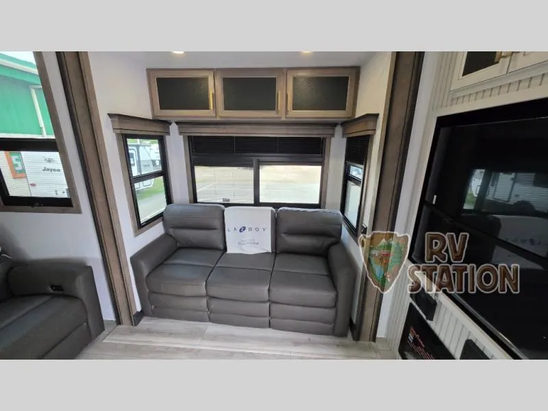 2026 Keystone Montana 3901RK - Photo 4